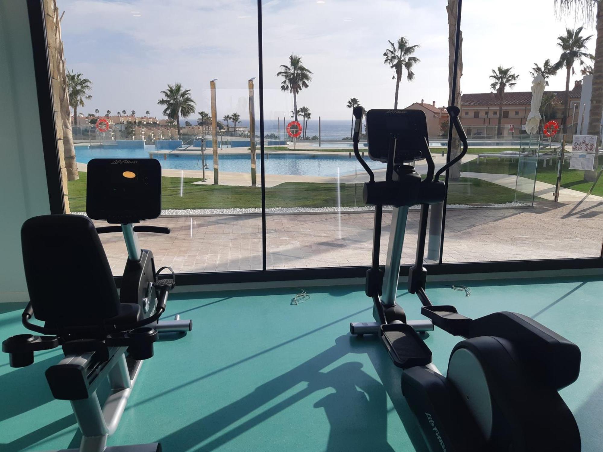 Luxury 2Br Seaviews - Santa Barbara Heights Apartman Fuengirola Kültér fotó