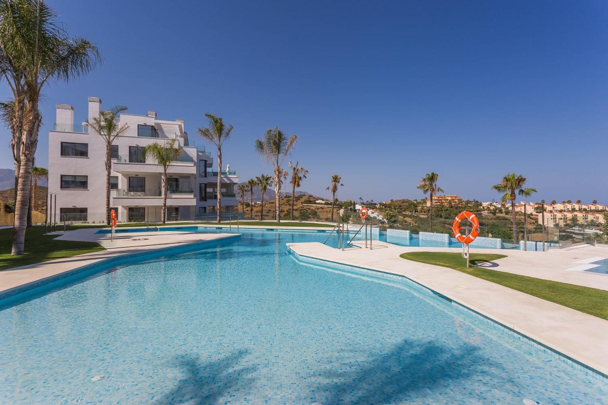 Luxury 2Br Seaviews - Santa Barbara Heights Apartman Fuengirola Kültér fotó
