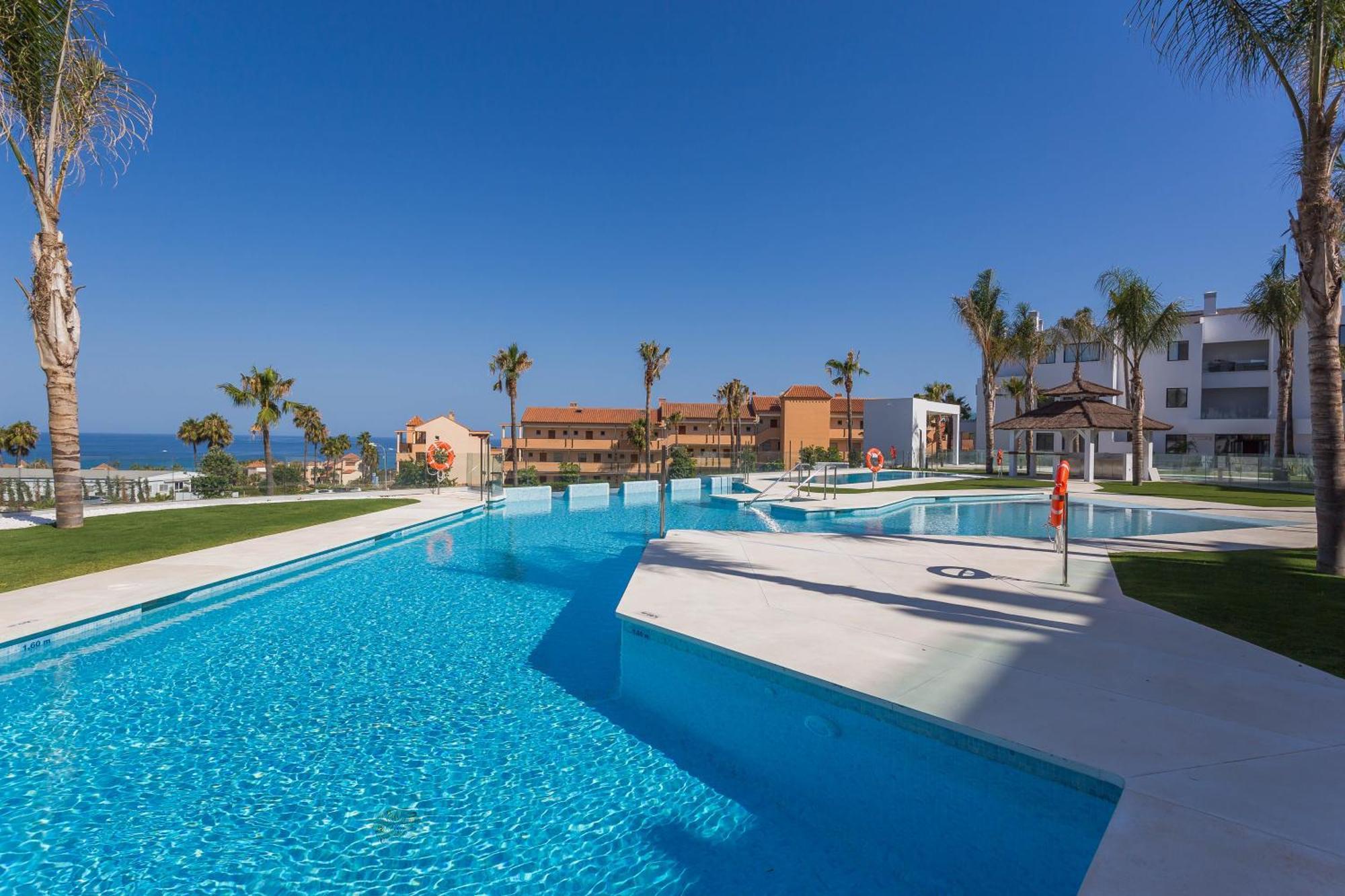 Luxury 2Br Seaviews - Santa Barbara Heights Apartman Fuengirola Kültér fotó